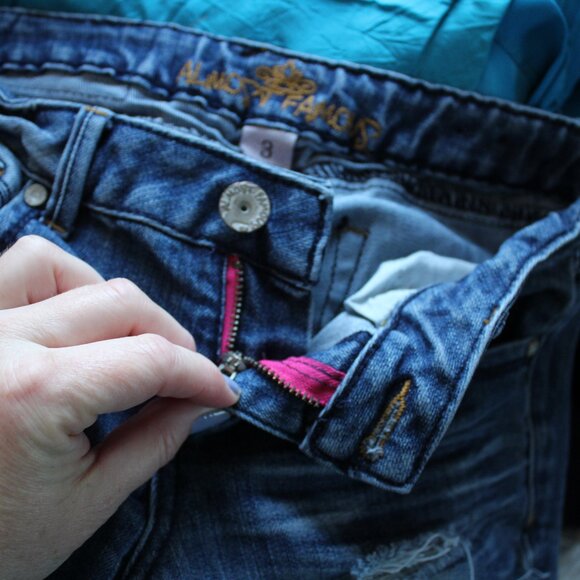 Almost Famous Size 3 Juniors Distressed Blue Jean Pants - Picture 10 of 14